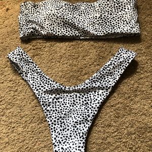 Leopard/spotted black & white bikini.